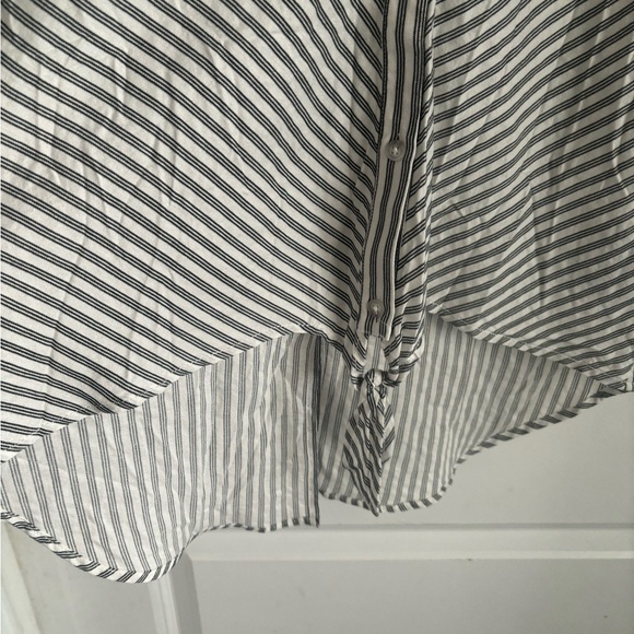 Sanctuary Sleeveless Top - Picture 3 of 4